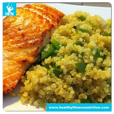 Post-Workout Mahlzeit: Lachs-Filet mit Quinoa-Paprika Mix