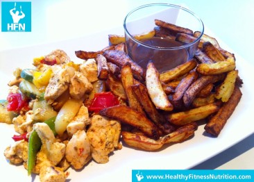 Post-Workout Mahlzeit: Fettarme Pommes mit Hühnerfleisch und Gemüse