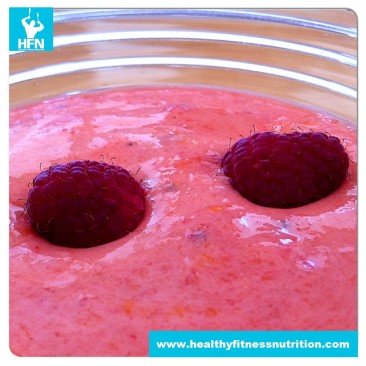 Fitness breakfast: Low-Fat Raspberry-Mango Protein Creme